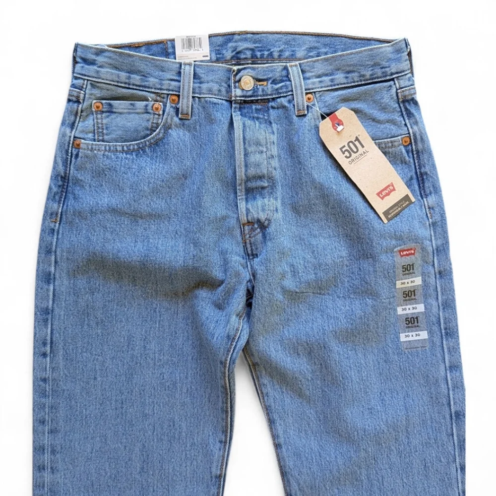 Levi’s 501 Original Fit Jeans 30x30 Light Stonewash Button Fly Modern Vintage
